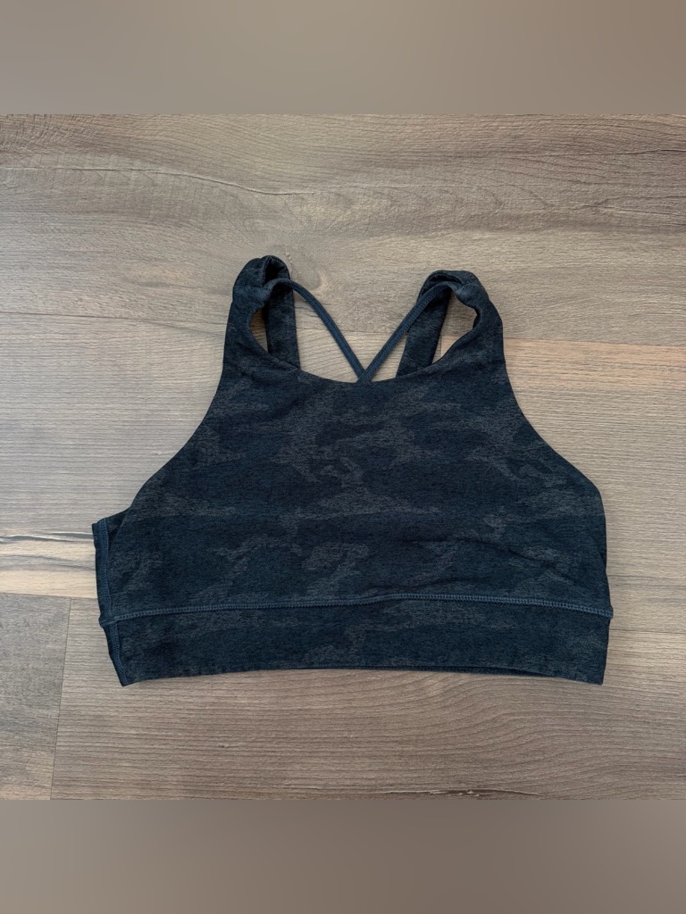 VUORI Women's Charcoal Camo Strappy Back Sports Bra Size Medium